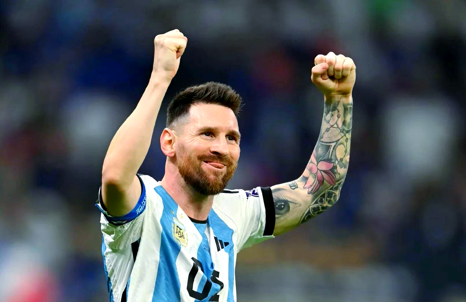 世界杯比赛中球员表现出色,赢得球迷喝彩 世界杯比赛中球员表现出色,赢得球迷喝彩