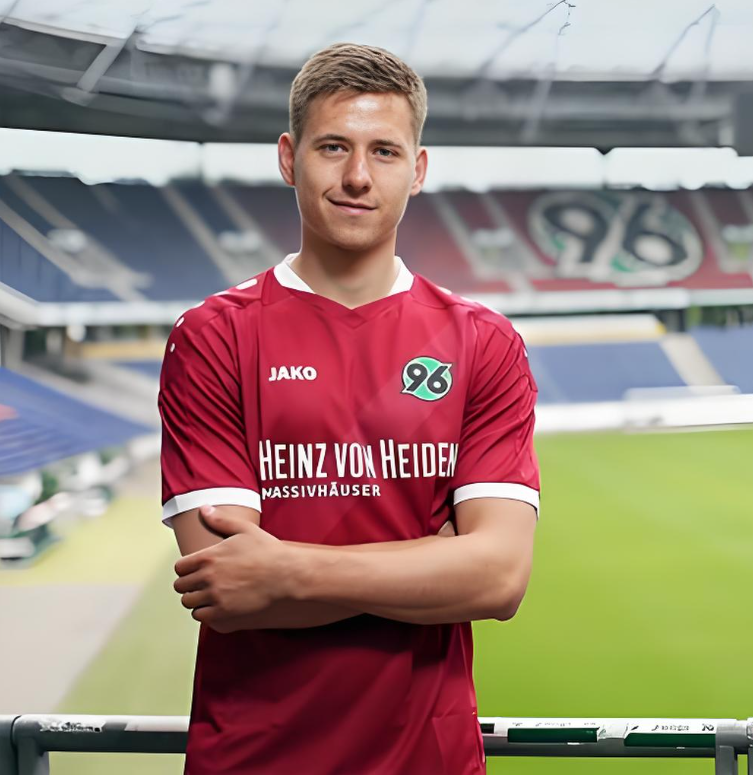 关于沙尔克球员因伤下场，困扰球队实力的信息