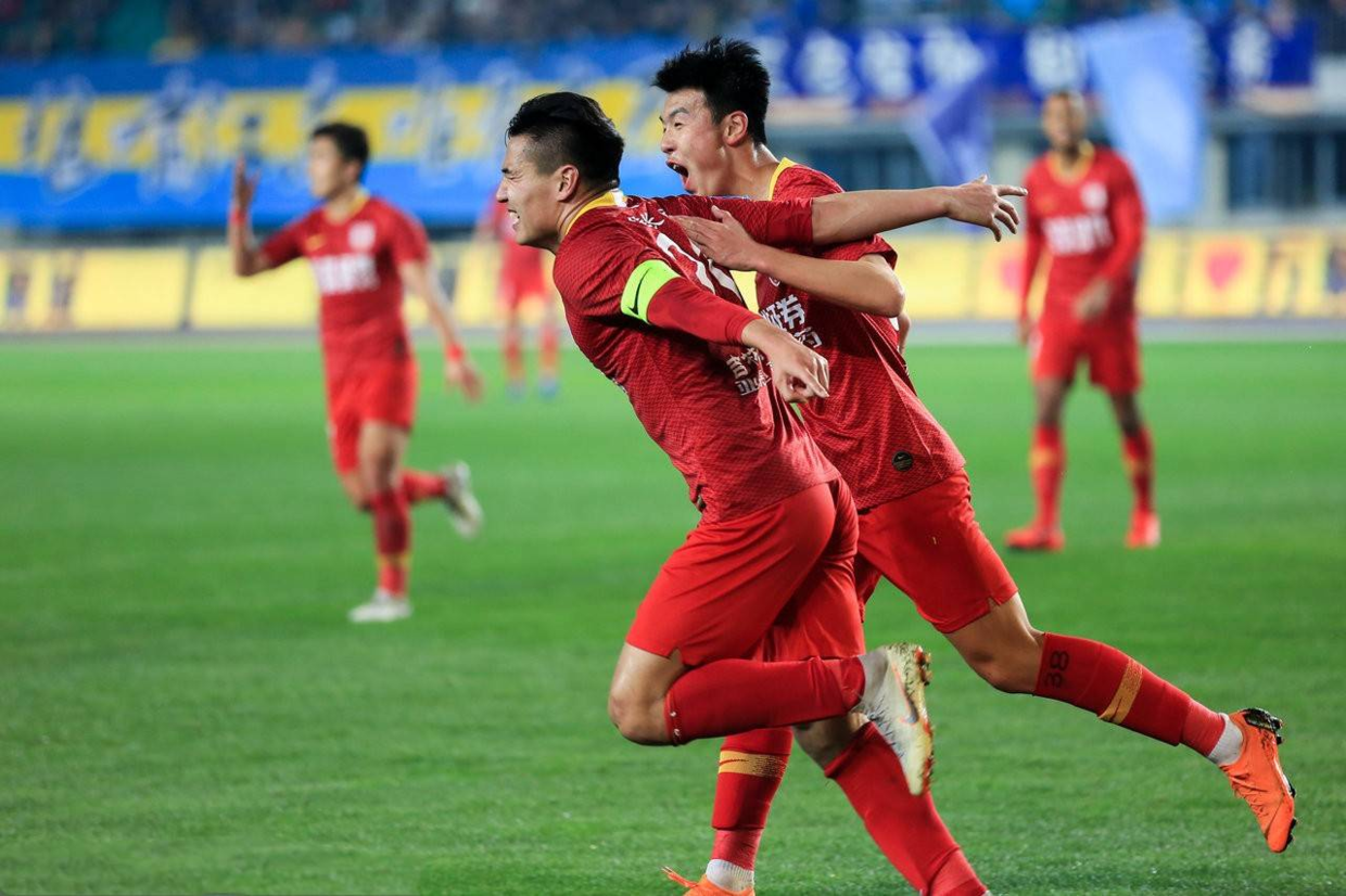 包含尼斯前锋连续三场比赛进球,状态火爆的词条 包含尼斯前锋连续三场比赛进球,状态火爆的词条