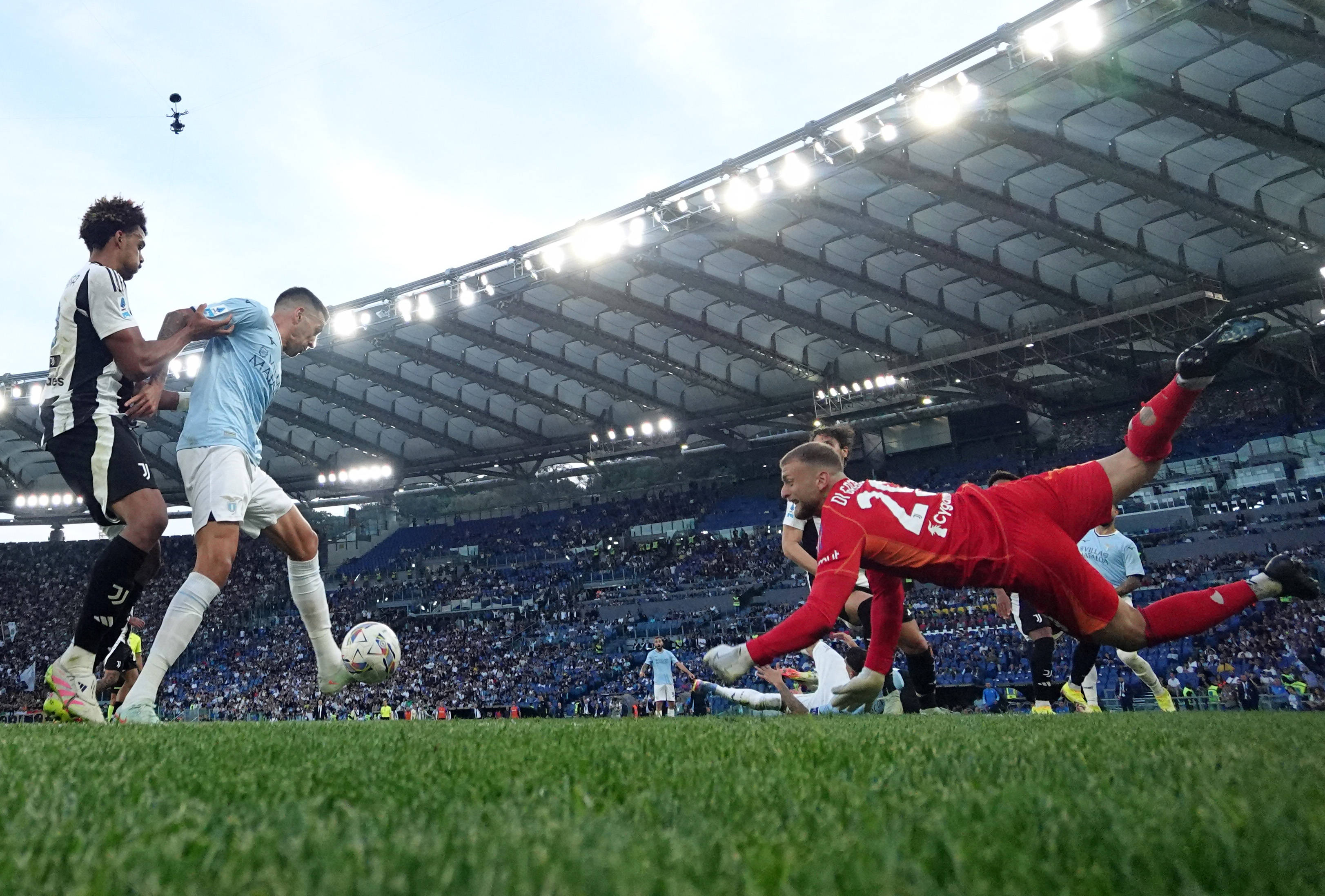 关于拉齐奥主场大胜尤文图斯，赢得关键胜利的信息