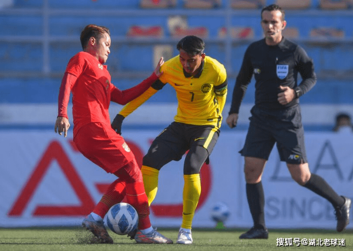 马来西亚篮球队灵巧操作击败对手