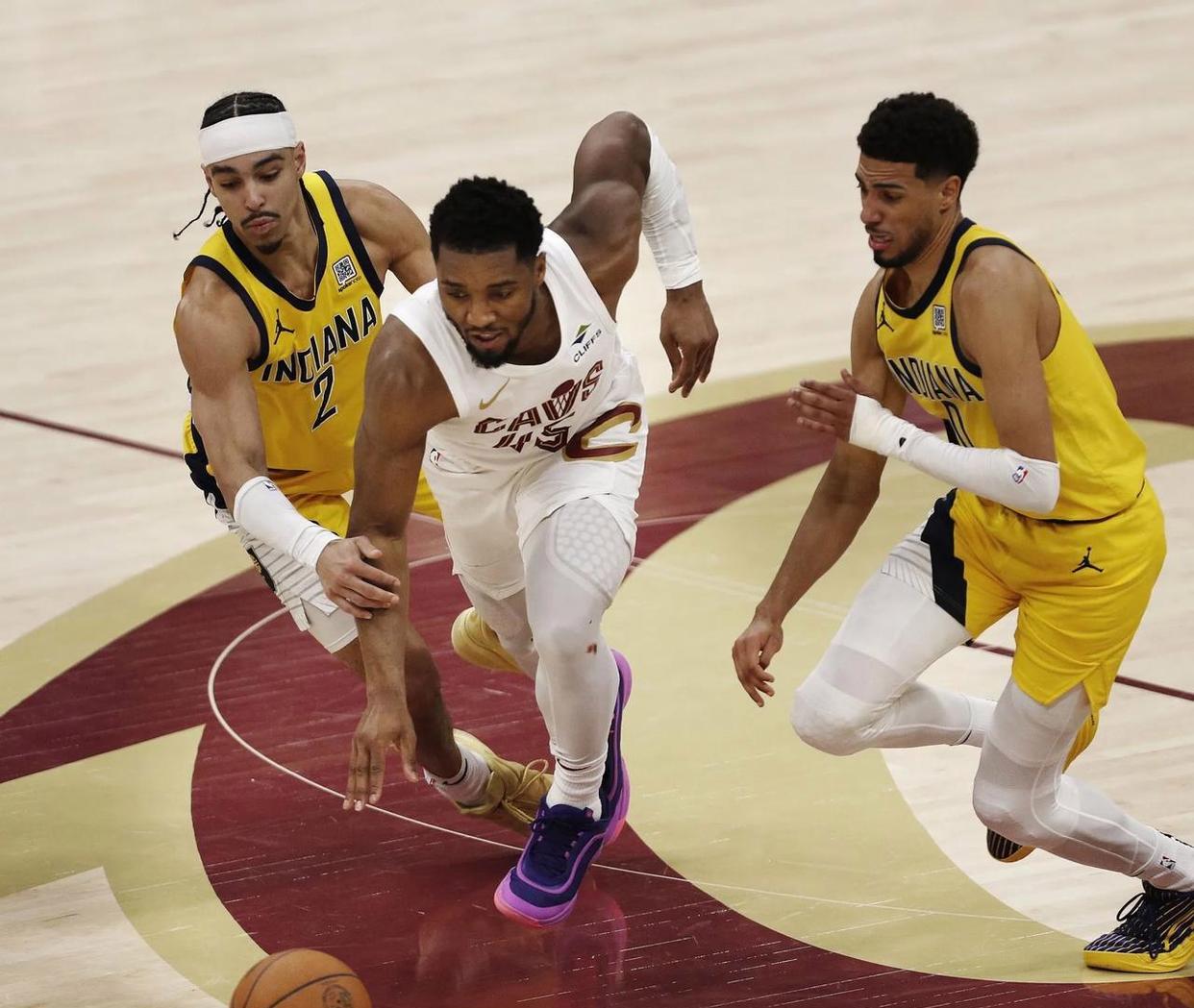 阿根廷男篮鏖战76人,米切尔打破历史纪录 阿根廷男篮鏖战76人,米切尔打破历史纪录