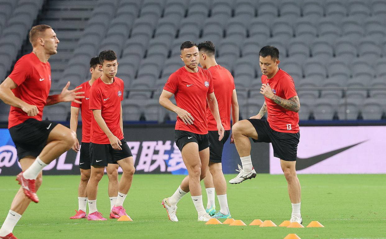 中超球队在训练中集体展现出团队精神的简单介绍 中超球队在训练中集体展现出团队精神的简单介绍