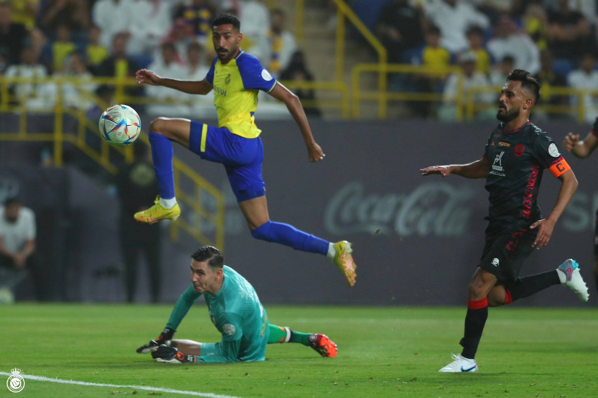 守住底线，攻下关键进球领先