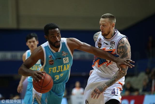 福建外援奉献感人表现，帮助球队赢得宝贵三分的简单介绍