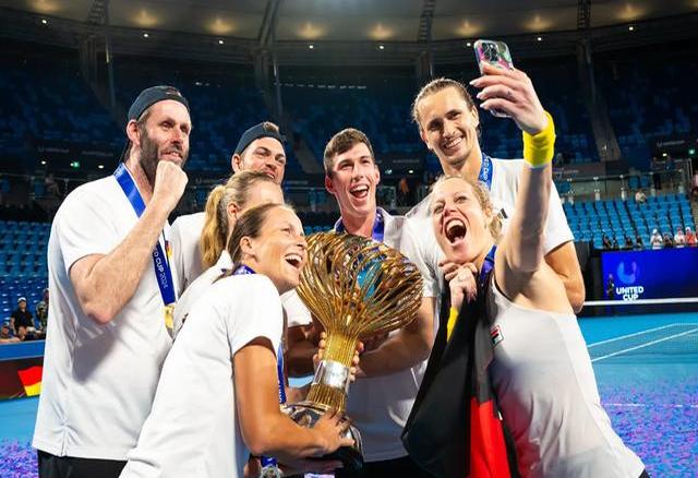 联合杯逆转蒙特卡洛大师赛，兹维列夫扛起全队的简单介绍