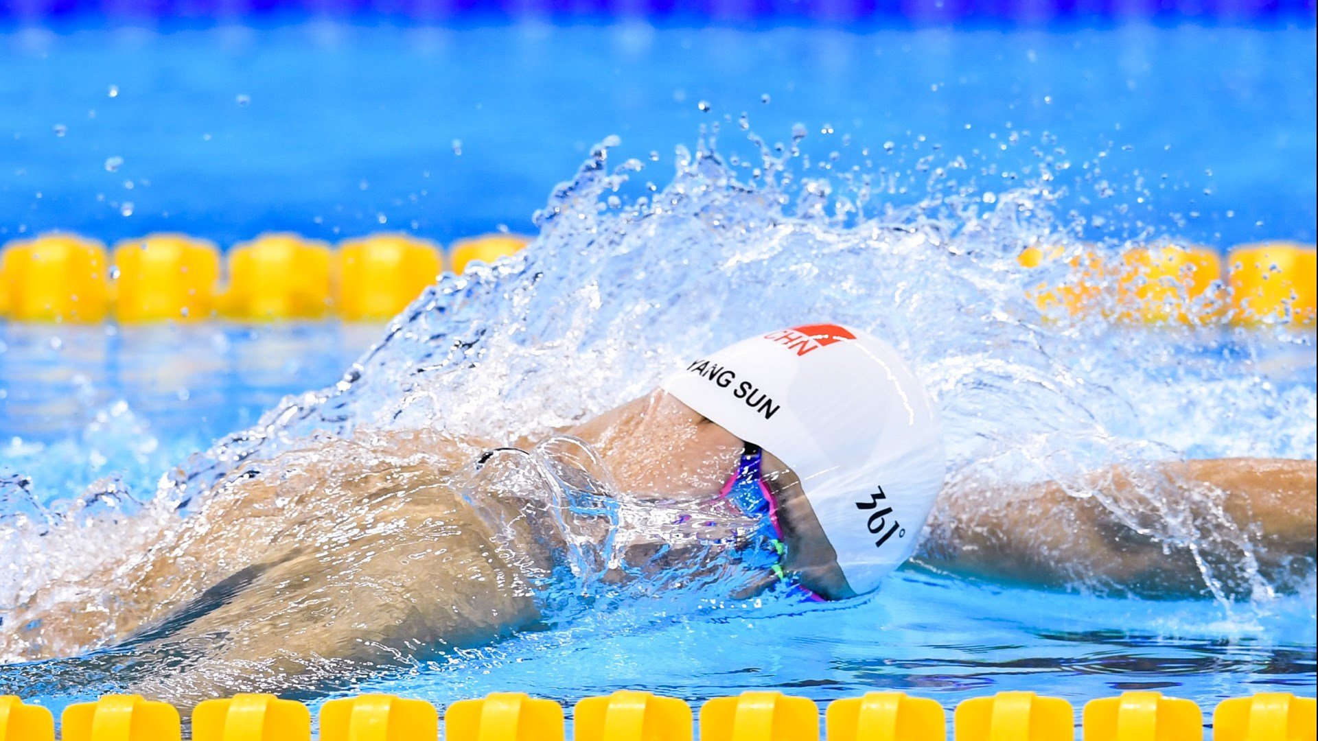 布克关键三分如穿云箭,山西提前终结悬念火箭